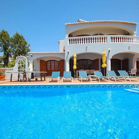 Villa Isabel - Com Piscina Aquecivel E Bbq Em
