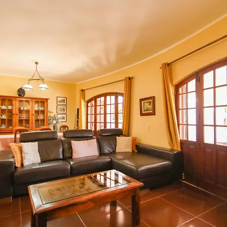 Villa Isabel - Com Piscina Aquecivel E Bbq Em