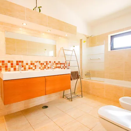 Isabel - Com Piscina Aquecivel E Bbq Em Villa *