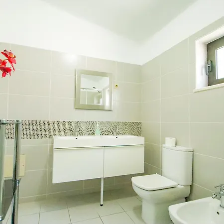 Villa Isabel - Com Piscina Aquecivel E Bbq Em