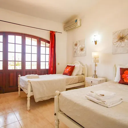 Isabel - Com Piscina Aquecivel E Bbq Em Villa
